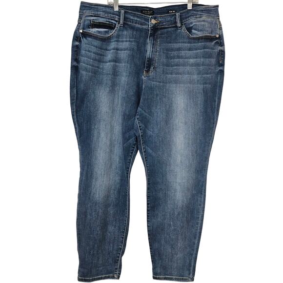 Judy Blue Slim Fit 24W Plus-Size Denim Jeans - Picture 2 of 8